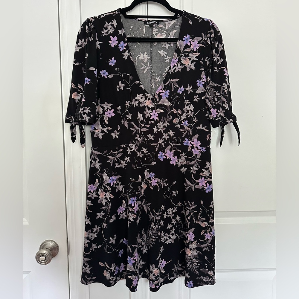 Express Mini Dress with half sleeves